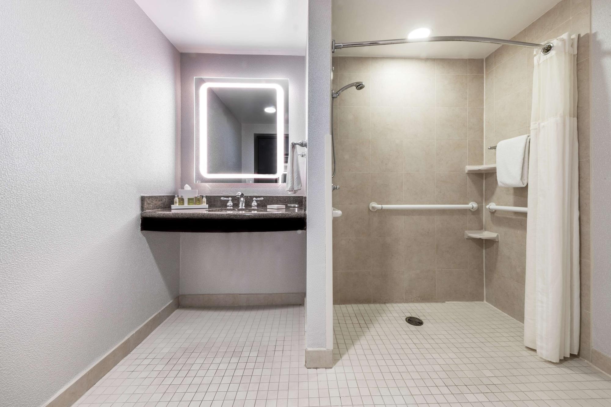 Hotel Doubletree By Hilton Newark Penn Station, Nj Esterno foto